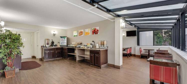 品质酒店(Red Roof Plus+ Easton)图片