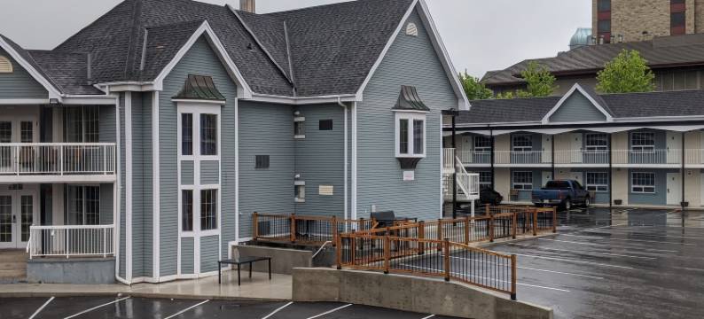 尼亚加拉瀑布城瀑布套房酒店(Falls Lodge & Suites)图片