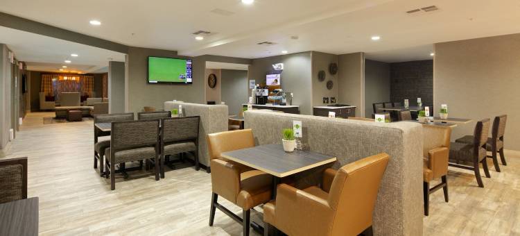 智选假日套房酒店帕索罗布尔斯的(Holiday Inn Express & Suites Paso Robles)图片