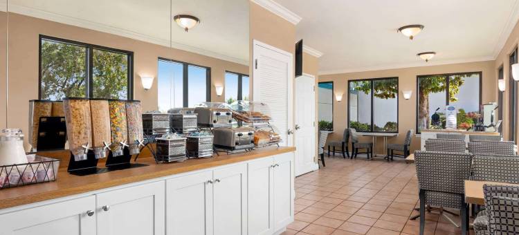 代托纳比奇/国际高速公路温德姆呗盟酒店(Baymont by Wyndham Daytona Beach/Intl Speedway)图片