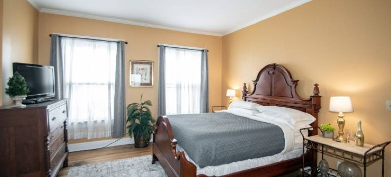 路肯恩格拉斯宾馆(Looking Glass Inn)图片