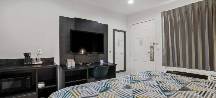 加利福尼亚州埃斯孔迪多的Studio 6套房(Studio 6 Suites Escondido CA)图片