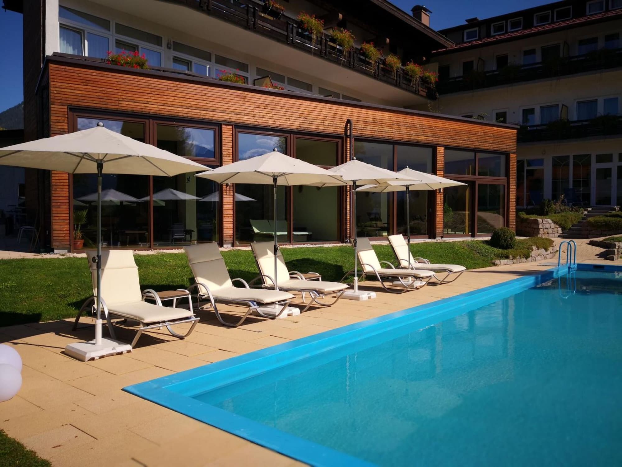 Hotel & Restaurant Wittelsbacher Hof Over view