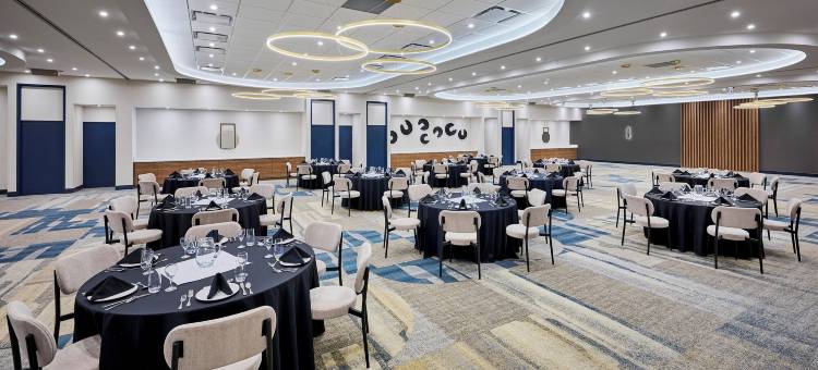 伯灵顿烛木套房酒店(Candlewood Suites BURLINGTON CONFERENCE CENTRE by IHG)图片