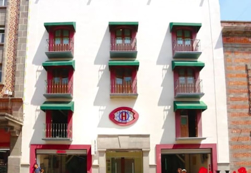 Hotel LeonesOver view