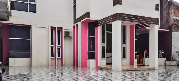 红多兹普拉斯酒店-茉莉芬塔曼(RedDoorz Plus @ Taman Madiun)图片