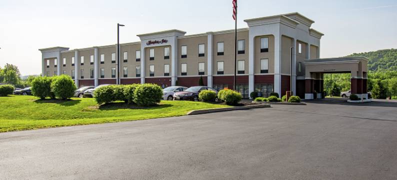 希尔顿欢朋酒店-派恩格罗夫(Hampton Inn Pine Grove)图片