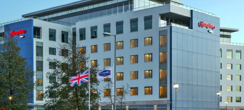伦敦鲁顿机场希尔顿欢朋酒店(Hampton by Hilton London Luton Airport)图片