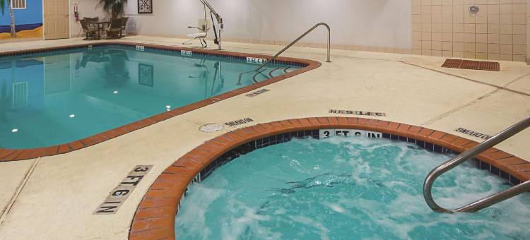 休斯顿金伍德医疗拉昆塔温德姆套房酒店(La Quinta Inn & Suites by Wyndham Kingwood Houston IAH Airpt)图片