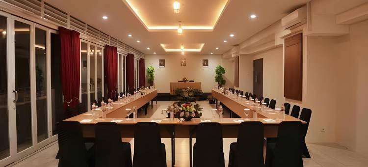 芝拉扎中心高级酒店(Atrium Premiere Cilacap)图片