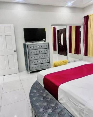 Nate Luxury Stay - Cozy family retreat in Old Harbour. Pet-Friendly!