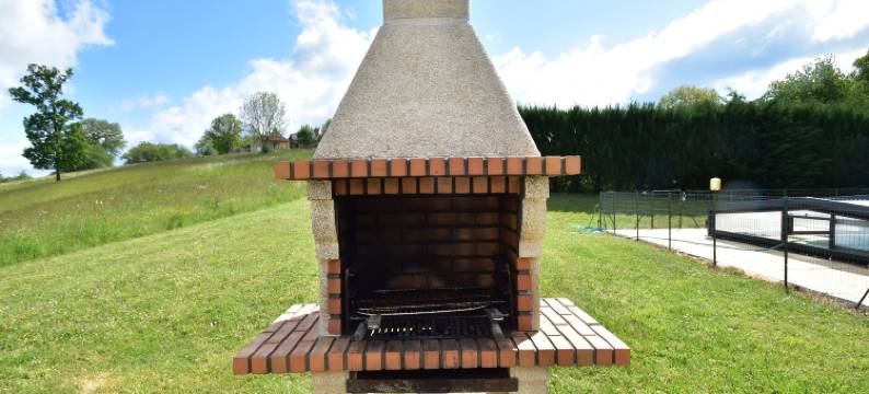 Spacious holiday home with private pool图片