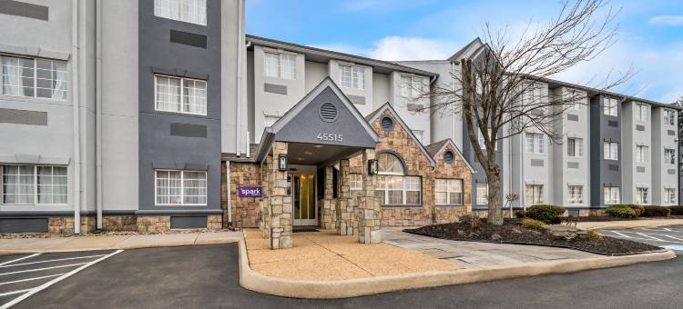 希尔顿斯特林杜勒斯机场Spark酒店(Spark by Hilton Sterling Dulles Airport)图片