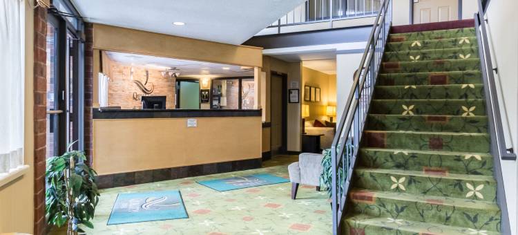 梅奥诊所区品质套房酒店(Quality Inn & Suites Mayo Clinic Area)图片