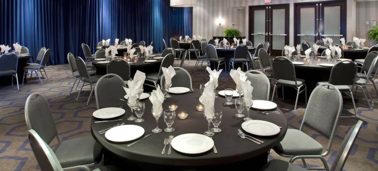 乔治王子城桑德曼签名酒店(Sandman Signature Prince George Hotel)图片