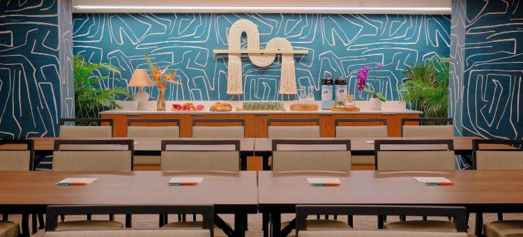 罗默威基基大使酒店(The Ambassador Hotel of Waikiki, Tapestry Collection by Hilton)图片