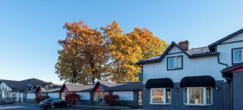 加纳诺克/乡绅度假村温德姆速 8 酒店(Super 8 by Wyndham Gananoque        Country Squire Resort)图片