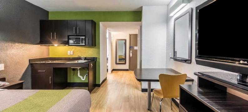 印第安纳波利斯 6 号开放式公寓酒店 - 印第安纳(Studio 6 Indianapolis, IN)图片