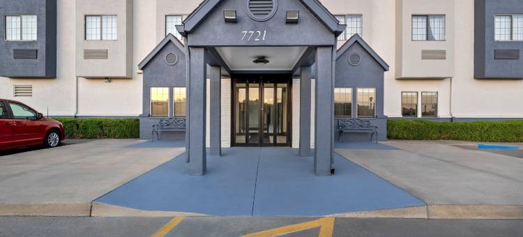 近堪萨斯赛道温德姆戴斯酒店(Days Inn by Wyndham Near Kansas Speedway)图片