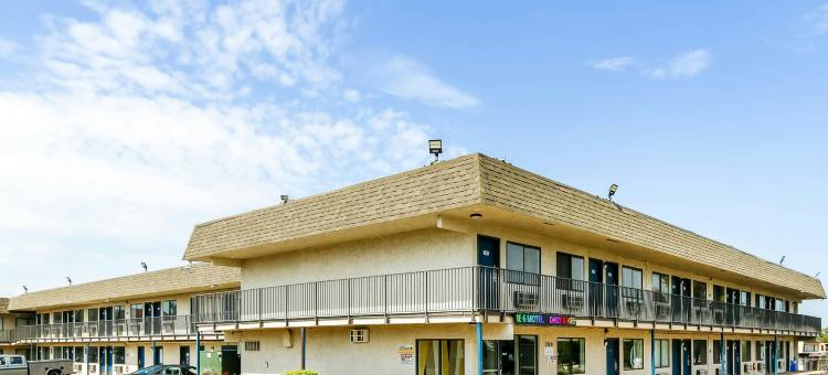 Home 6 堪萨斯托皮卡I-70州际公路酒店 by Townhouse(Home 6 by Townhouse Topeka KS I 70)图片