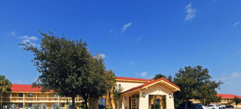 温德姆速8酒店老鹰关(Super 8 by Wyndham Eagle Pass)图片