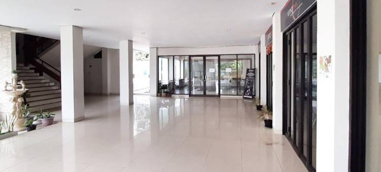 红多兹Plus酒店@比通市中心(RedDoorz Plus @ Bitung City Center)图片