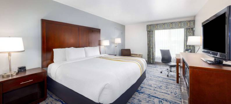 林伍德拉昆塔温德姆酒店(La Quinta Inn by Wyndham Lynnwood)图片