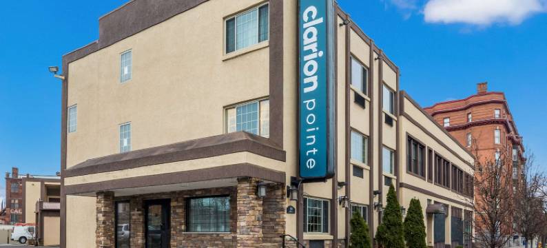 市中心凯隆波因特酒店(Clarion Pointe Downtown)图片