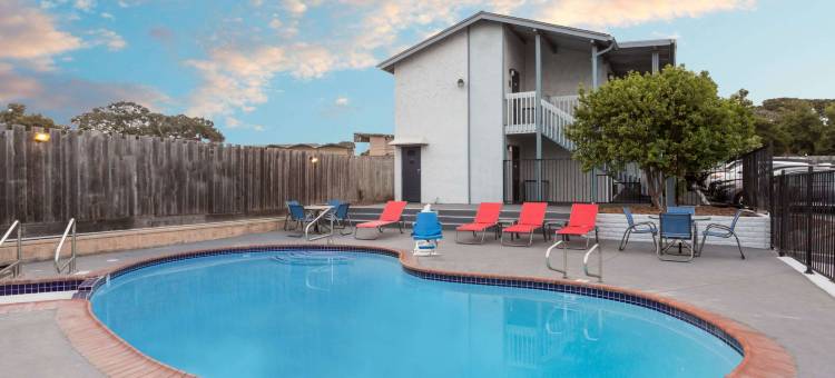 蒙特利华美达酒店(Ramada by Wyndham Monterey)图片