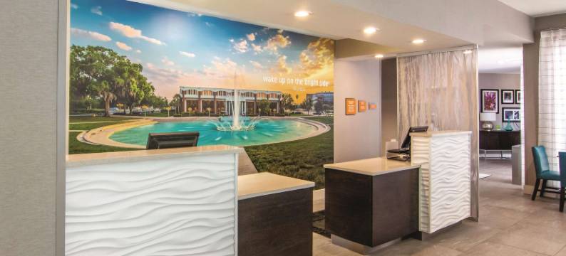 奥兰多UCF拉昆塔温德姆套房酒店(La Quinta Inn & Suites by Wyndham Orlando UCF)图片