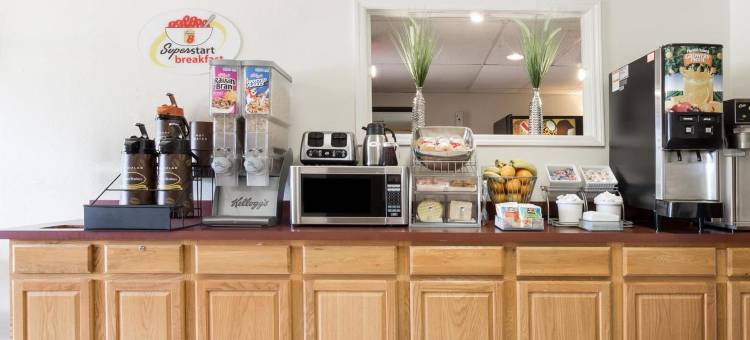 汉普顿速8酒店(Super 8 by Wyndham Hampton)图片