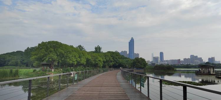 米萝影院公寓(武汉钟家村地铁站归元寺店)图片