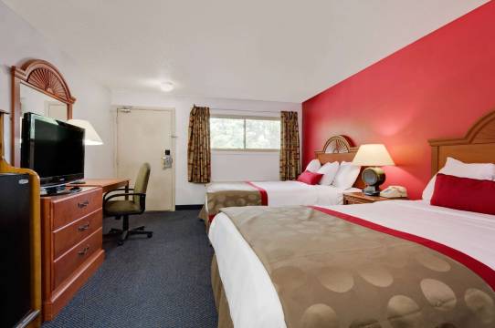 克利夫兰机场西华美达酒店(Ramada by Wyndham Cleveland Airport West)