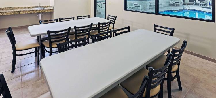 奥马哈美吟温德姆酒店(AmericInn by Wyndham Omaha)图片