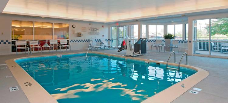 布卢明顿万枫酒店及套房(Fairfield Inn & Suites Bloomington)图片