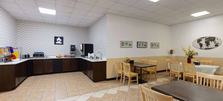 埃德森呗盟酒店(Baymont by Wyndham Edson)图片