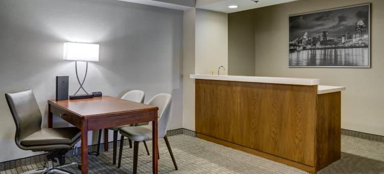 辛辛那提河心希尔顿安泊酒店(Embassy Suites by Hilton Cincinnati RiverCenter)图片