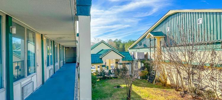 超级 OYO 米利奇维尔套房酒店(Super Inn & Suites by OYO Milledgeville)图片