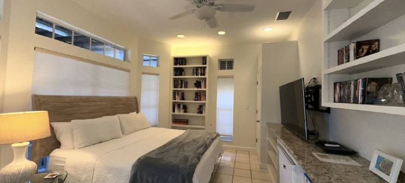BEACHFRONT, HEATED POOL, KAYAKS/SUP, LANAI W/ GULF VIEWS, 85' DOCK, 2 GOLF CARTS图片