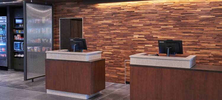 佩托斯基万豪万怡酒店(Courtyard Petoskey at Victories Square)图片