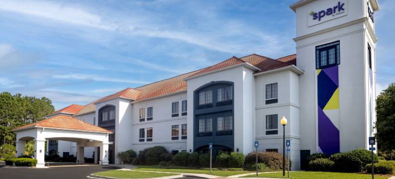 萨凡纳机场福朋喜来登酒店(Spark by Hilton Savannah Airport)图片