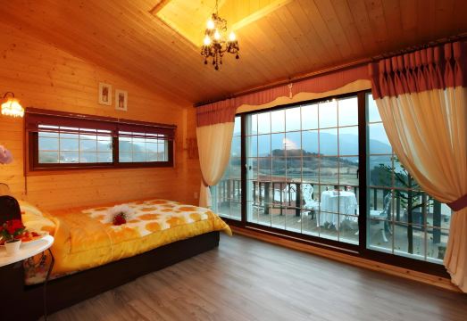 Sea under the Sky Hotel Overview