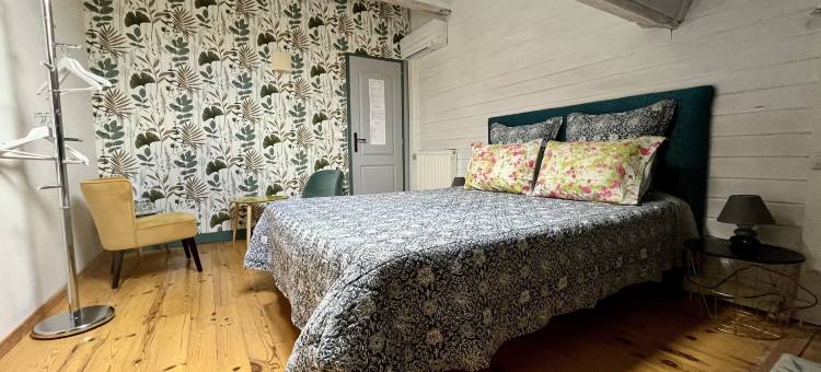 Aux Belles Vacances- 限成人(Aux Belles Vacances - Adults Only)图片