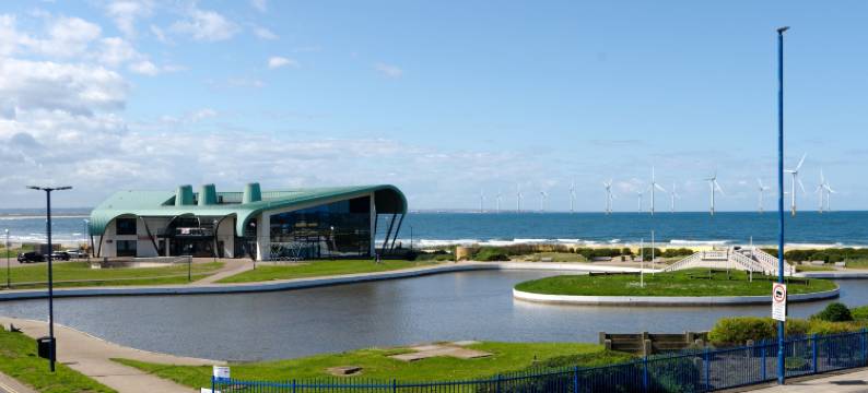 湖边(The Lakeside)图片