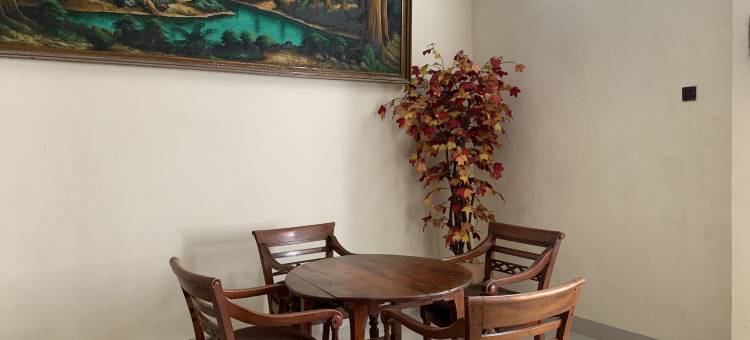 O酒店法乌齐亚伊斯兰旅馆，靠近塔克瓦清真寺马明纳赛(Hotel O Penginapan Fauziah Syariah Near Mesjid Taqwa Mamminasae)图片