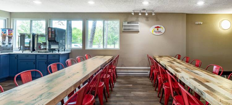 德卢斯温德姆速8酒店(Super 8 by Wyndham Duluth)图片