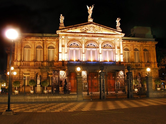 都市绿色酒店与套房