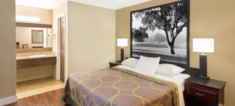 马丁内斯速8酒店(Super 8 by Wyndham Martinez)图片