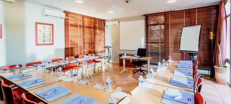 基里亚德酒店-德尼姆奥斯特(Kyriad Nimes Ouest)图片