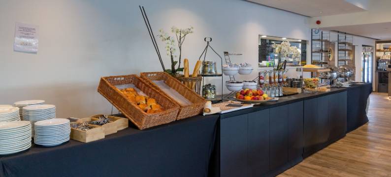 金湖酒店(Golden Lakes Hotel)图片